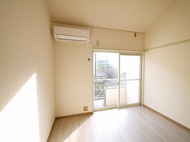 シティパレス西大寺Ｐ２の洋室