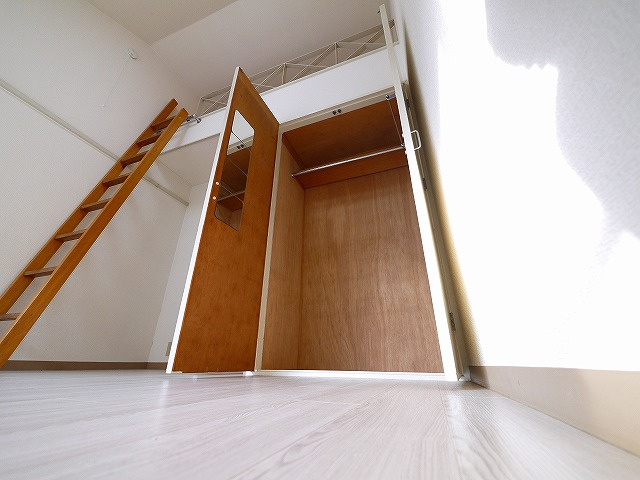 シティパレス西大寺Ｐ２の収納