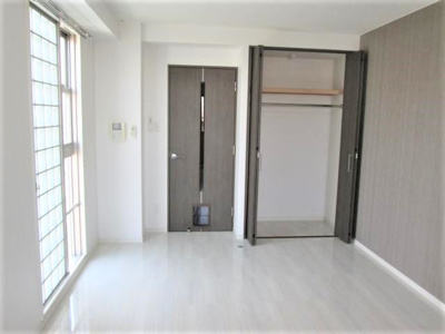 【居間・リビング】 | アリビオ港晴 | ゆったり過ごせる居間です