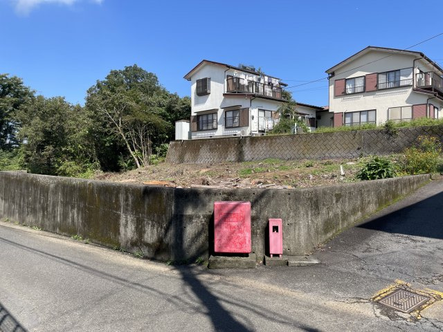 荻・売地南西角地の外観|南西角地道路より少し上がっていますので陽当り眺望良好です。