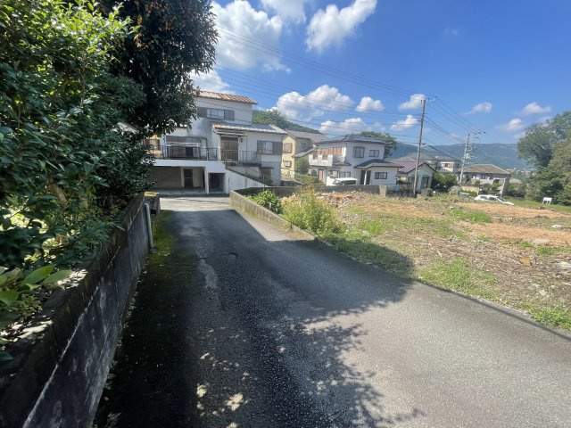 荻・売地南西角地の前面道路含む現地写真|前面道路含む現地写真です