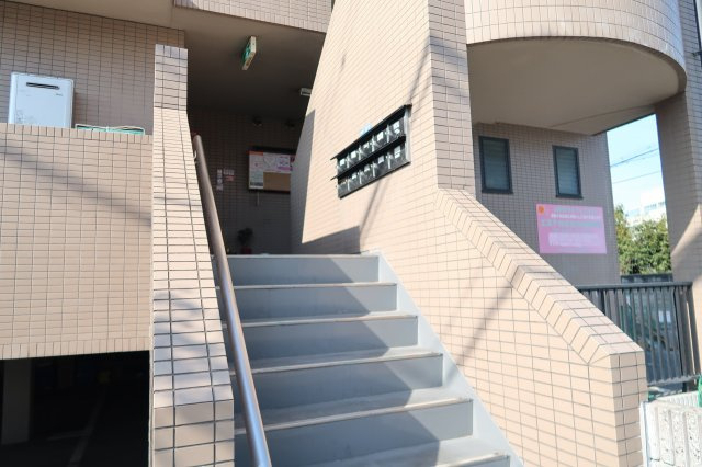 マンションハシモトのエントランス