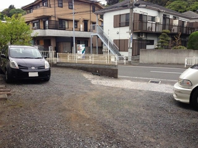 【駐車場】 | アネックス日吉A | いつでも目の届く敷地内に駐車場があります♪お車をお持ちの方におすすめです！