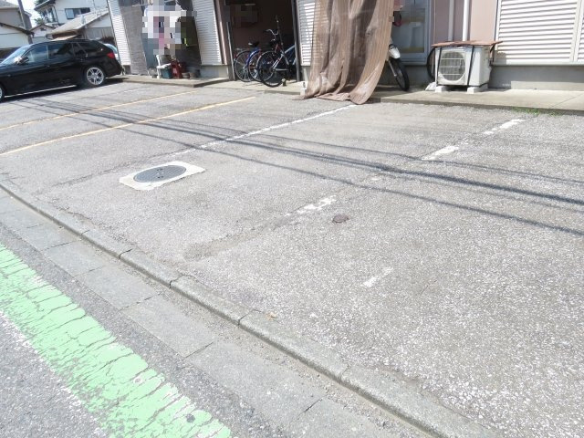 リエゾンミタケの駐車場