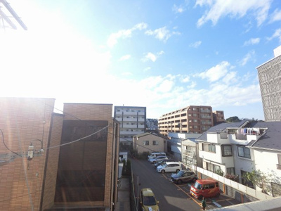 【展望】 | 上大岡スカイマンション | ３階部分からの眺望です。