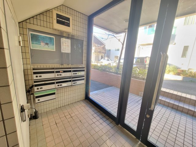 サンブリッジ弐番館のエントランス