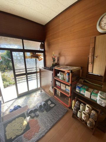 【玄関】 | 宇土市網津町 | ☆採光良好の明るい玄関☆シューズボックス付きです☆
