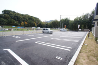 【駐車場】