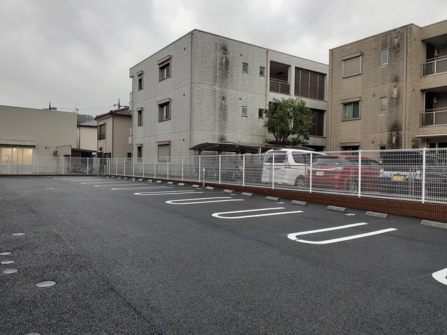 GRANDE　MAISONの駐車場