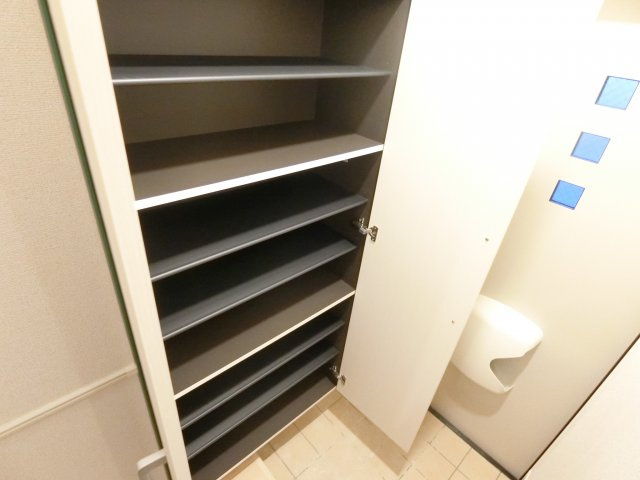 ゼフィランサスの収納|同物件反転タイプ