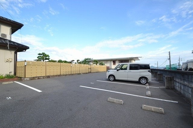 森ハイツの駐車場