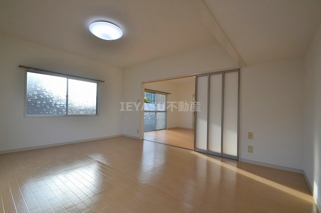 森ハイツの洋室