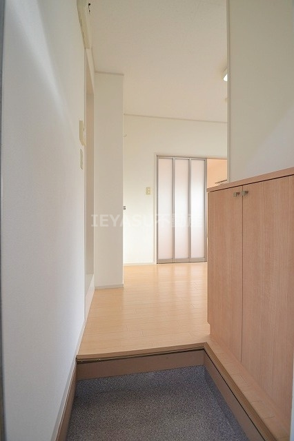 森ハイツの玄関