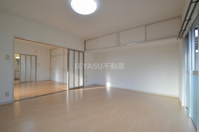 森ハイツの内装