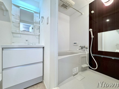 【洗面所】 | エトワール大曽根 | 忙しい朝には欠かせない洗面所です