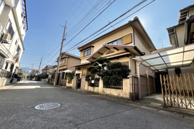 【前面道路含む現地写真】 | 宇治市五ケ庄西川原　注文住宅　建築条件なし　土地 | MOMOテラスが車で約7分にありますので、気軽にショッピングや外食が楽しめます。イズミヤ六地蔵もございます。