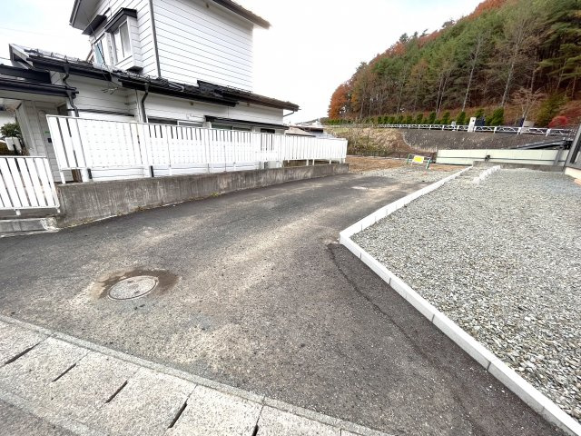 山岸四丁目3－14,15.16の外観|幅員十分な私道(通路)部分です。