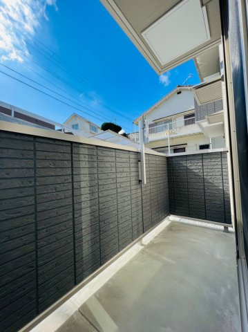 YKメゾン舞子台のバルコニー