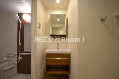 【洗面所】 | セレニテ堺筋本町リアン | 広い洗面スペース