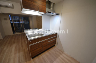 【キッチン】 | セレニテ堺筋本町リアン | コンパクトなキッチンで掃除もラクラク