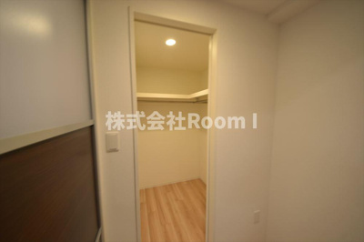 【収納】 | セレニテ堺筋本町リアン | 専用の収納スペースですウォークインクローゼットです。