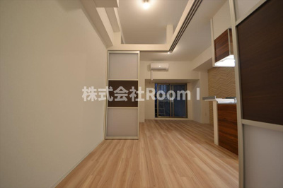 【居間・リビング】 | セレニテ堺筋本町リアン | ゆったりとした居間です