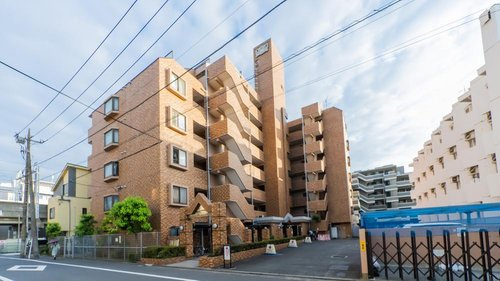 ライオンズマンション鶴見中央　(鶴見区鶴見中央2丁目）の外観|物件の外観です　ライオンズマンション鶴見中央　1LDK　1990年11月築　JR京浜東北線「鶴見」駅徒歩10分　昇降機制御リニューアル工事2020年11月実施　新規フルリフォーム物件　オートロック