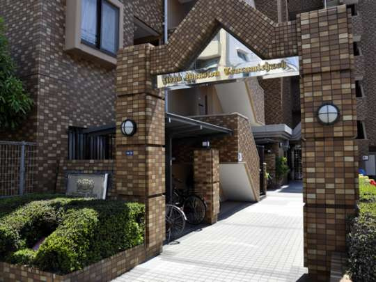 ライオンズマンション鶴見中央　(鶴見区鶴見中央2丁目）のエントランス|毎日通るエントランスはこのようになっています
