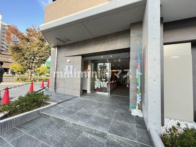 エグゼ難波WESTリバーのエントランス