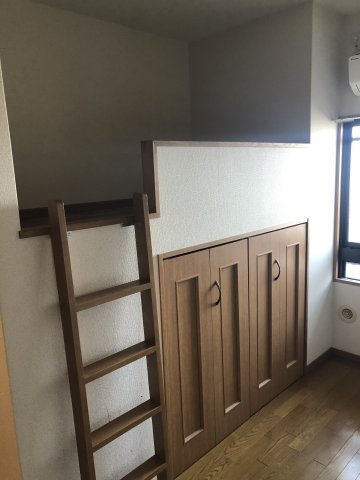 【子供部屋】 | アミティエ博多駅南 | 同タイプ。退去後すぐの写真です（未内装）