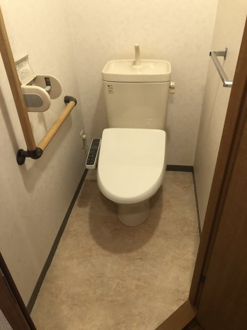 【トイレ】 | アミティエ博多駅南 | 同タイプ。退去後すぐの写真です（未内装）