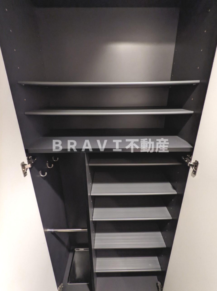 プレサンス堺筋本町フィリア BRAVI不動産の玄関|【プレサンス堺筋本町フィリア】