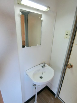 【独立洗面台】 | ミドリマンション | 独立洗面台、朝の身支度には欠かせません