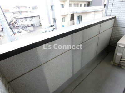 【バルコニー】 | シャトゥＫ・ＴⅢ | ２階のお部屋で洗濯物もたくさん干せます。