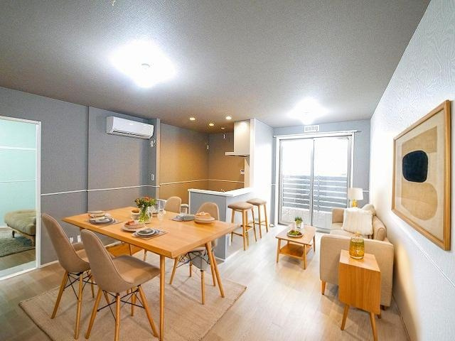 ル・ココン二番館の居間・リビング|CGで家具等を配置したもので家具等は含まれません