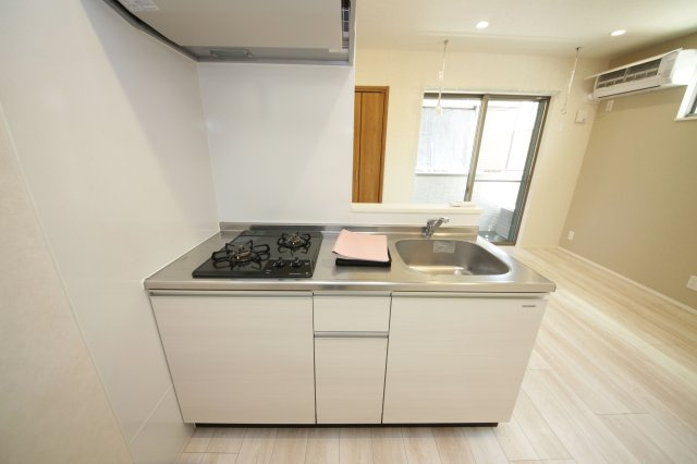 カーサミア亀崎のキッチン|別部屋同建物のお写真となります。参考にご覧くださいませ。