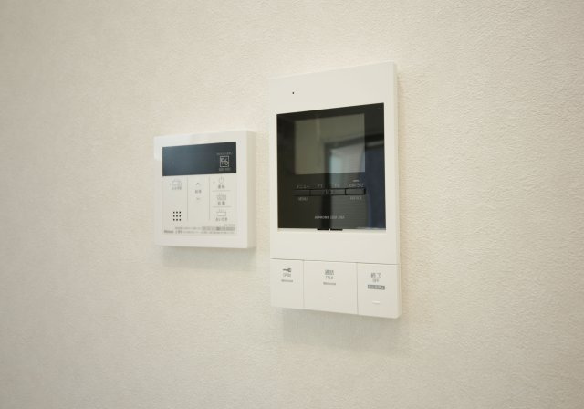 カーサミア亀崎のセキュリティ|別部屋同建物のお写真となります。参考にご覧くださいませ。
