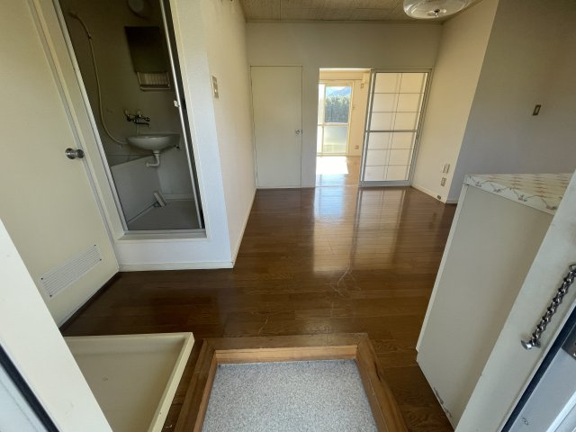 フィフティーンラブ西ヶ丘の玄関