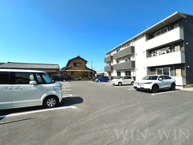 Ott’s Gejoの駐車場