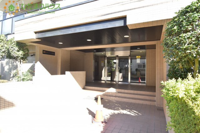 藤和シティコープ桶川のエントランス