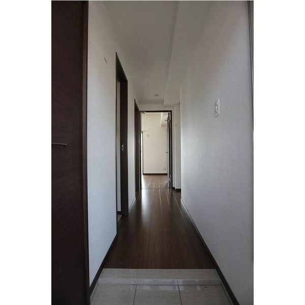 サムティレジデンス高宮東の内装|サムティレジデンス高宮東（4LDK）廊下