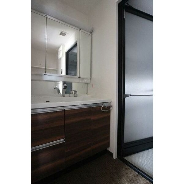 サムティレジデンス高宮東の独立洗面台|サムティレジデンス高宮東（4LDK）洗面台