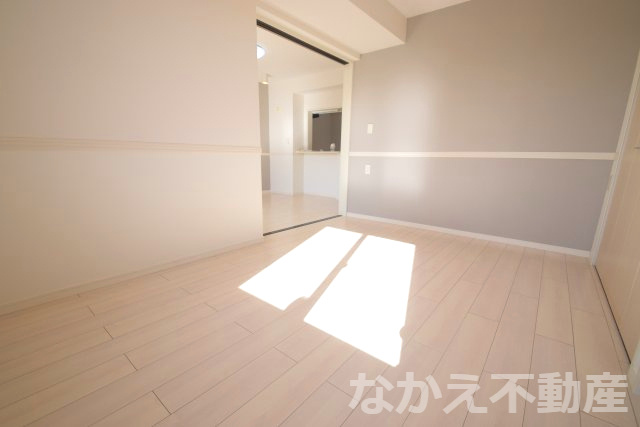 【寝室】 | 広くて明るい寝室