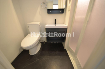 【トイレ】 | セレニテ堺筋本町リアン | 清潔感のあるトイレです