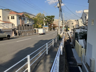 【前面道路含む現地写真】