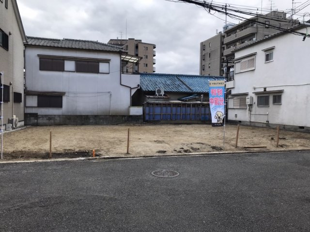 ケーズグランデ　灰塚の前面道路含む現地写真