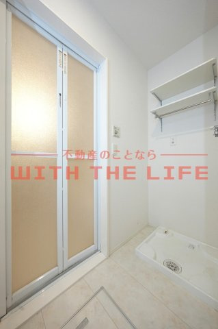 ル・ココン【キャッシュバック対象】の洗面所|ゆったりとスペースのある洗面所
