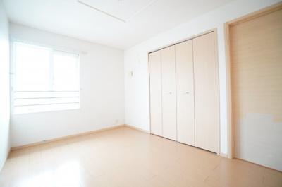 【寝室】 | サン・グレイス | ※同物件・反転タイプの写真です。