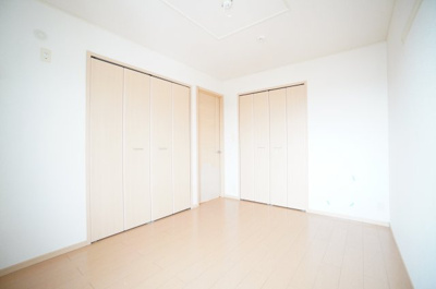 【寝室】 | サン・グレイス | ※同物件・反転タイプの写真です。