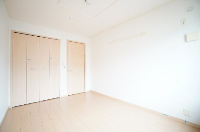 【洋室】 | サン・グレイス | ※同物件・反転タイプの写真です。